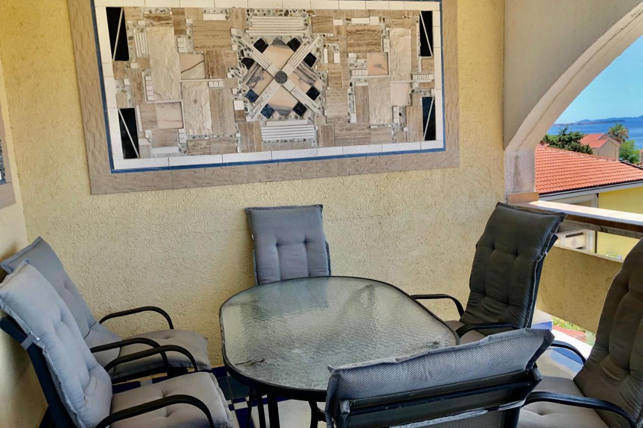 Villa Latina With 6 Apartments And A Shared Pool Vir Bagian luar foto