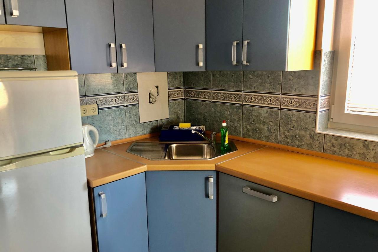 Villa Latina With 6 Apartments And A Shared Pool Vir Bagian luar foto
