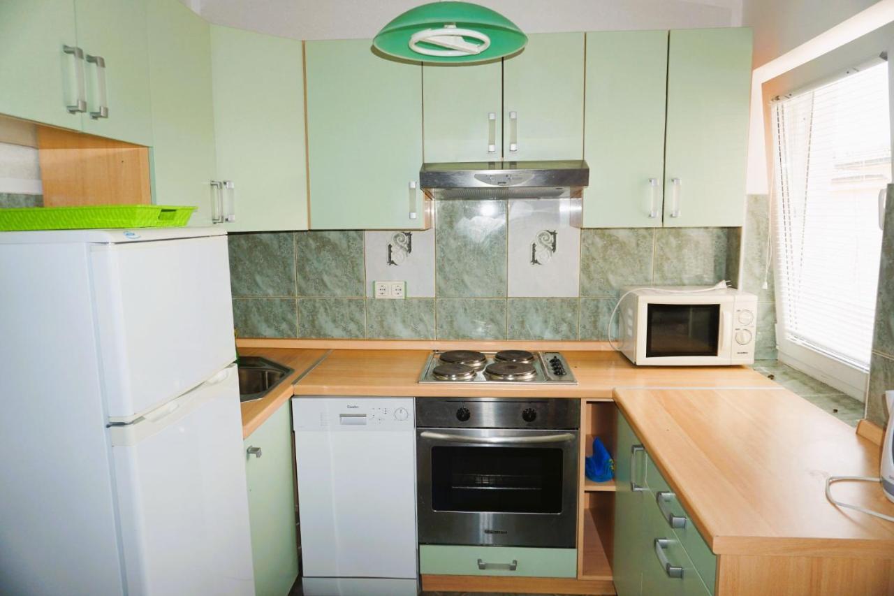 Villa Latina With 6 Apartments And A Shared Pool Vir Bagian luar foto