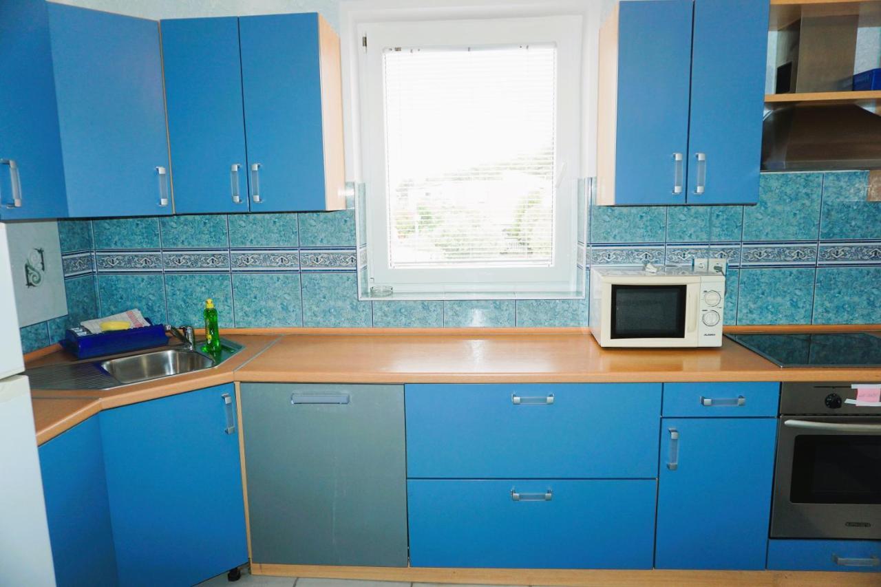 Villa Latina With 6 Apartments And A Shared Pool Vir Bagian luar foto