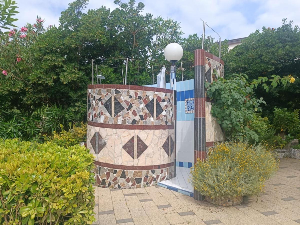 Villa Latina With 6 Apartments And A Shared Pool Vir Bagian luar foto