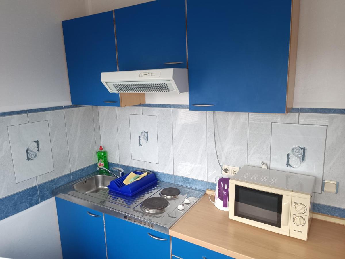 Villa Latina With 6 Apartments And A Shared Pool Vir Bagian luar foto